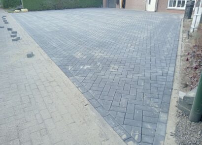 Grote oprit met betonklinkers 3